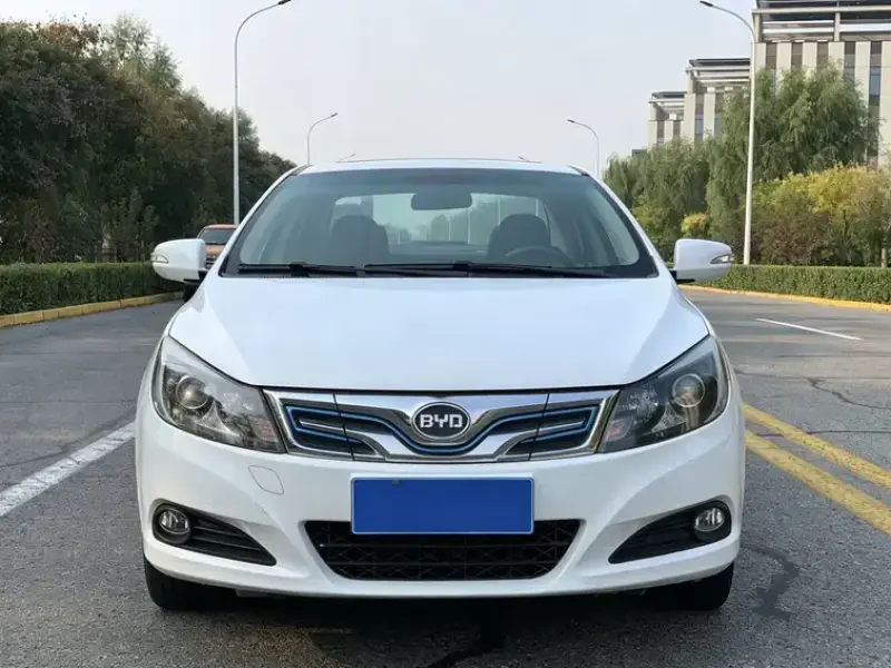 2016 BYD E5 с пробегом 100 000 км
