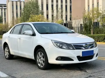 2016 BYD E5 с пробегом 100 000 км