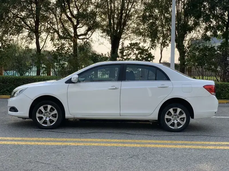 2016 BYD E5 с пробегом 100 000 км