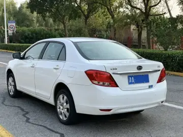 2016 BYD E5 с пробегом 100 000 км