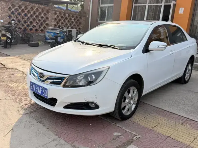 2017 BYD E5 с пробегом 80 000 км