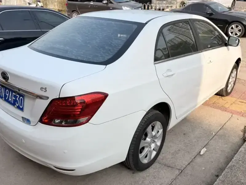 2017 BYD E5 с пробегом 80 000 км