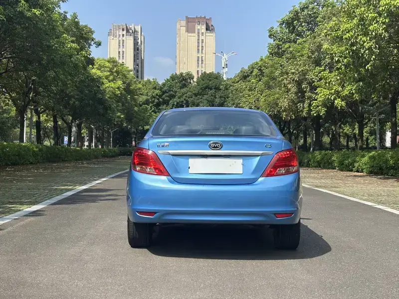 2017 BYD E5 с пробегом 135 000 км