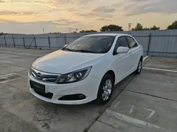 BYD E5