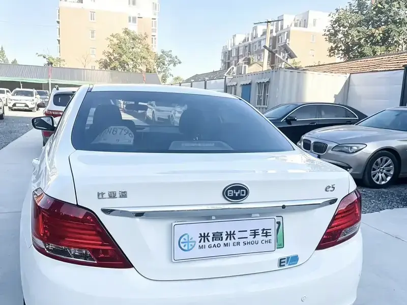2016 BYD E5 с пробегом 31 000 км