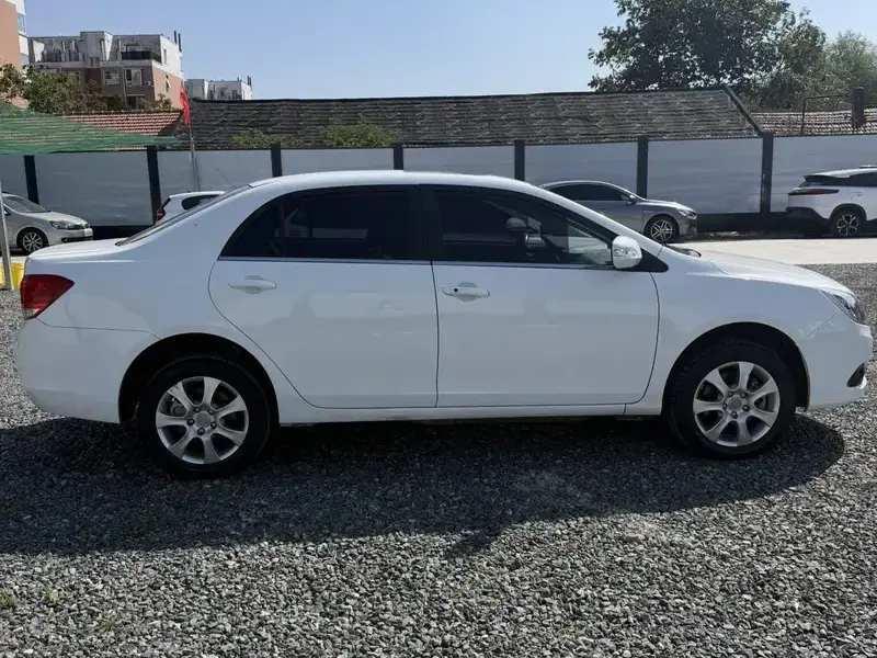2016 BYD E5 с пробегом 31 000 км
