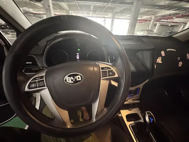 2017 BYD E5 с пробегом 125 000 км