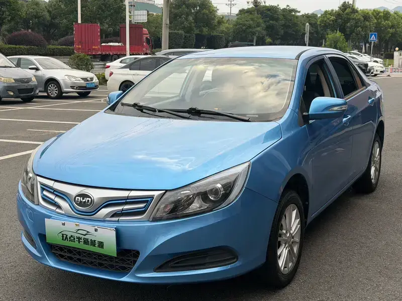 2017 BYD E5 с пробегом 220 000 км