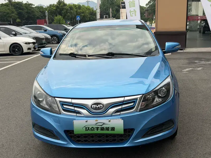 2017 BYD E5 с пробегом 220 000 км