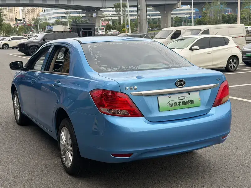 2017 BYD E5 с пробегом 220 000 км