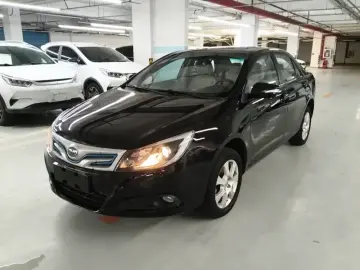 BYD E5