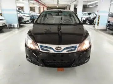 2017 BYD E5 с пробегом 68 000 км