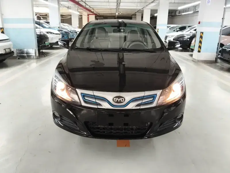 2017 BYD E5 с пробегом 68 000 км