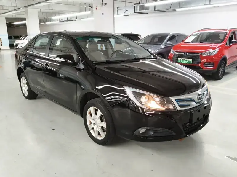 2017 BYD E5 с пробегом 68 000 км