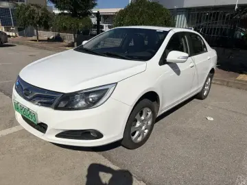BYD E5