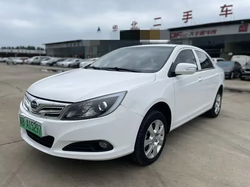 2016 BYD E5 с пробегом 30 000 км