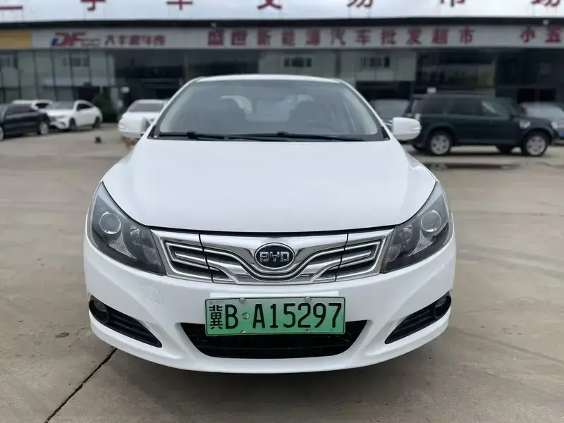 2016 BYD E5 с пробегом 30 000 км