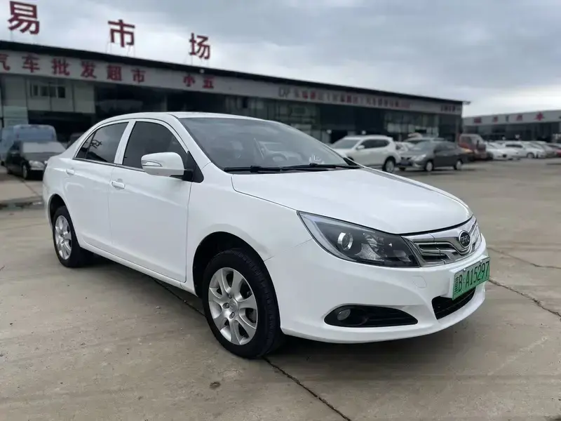 2016 BYD E5 с пробегом 30 000 км