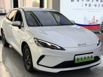 2025 BYD Seal 05 с пробегом 15 000 км