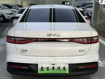 2025 BYD Seal 05 с пробегом 15 000 км