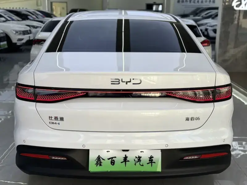 2025 BYD Seal 05 с пробегом 15 000 км