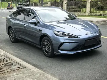 2025 BYD Seal 05 с пробегом 10 400 км