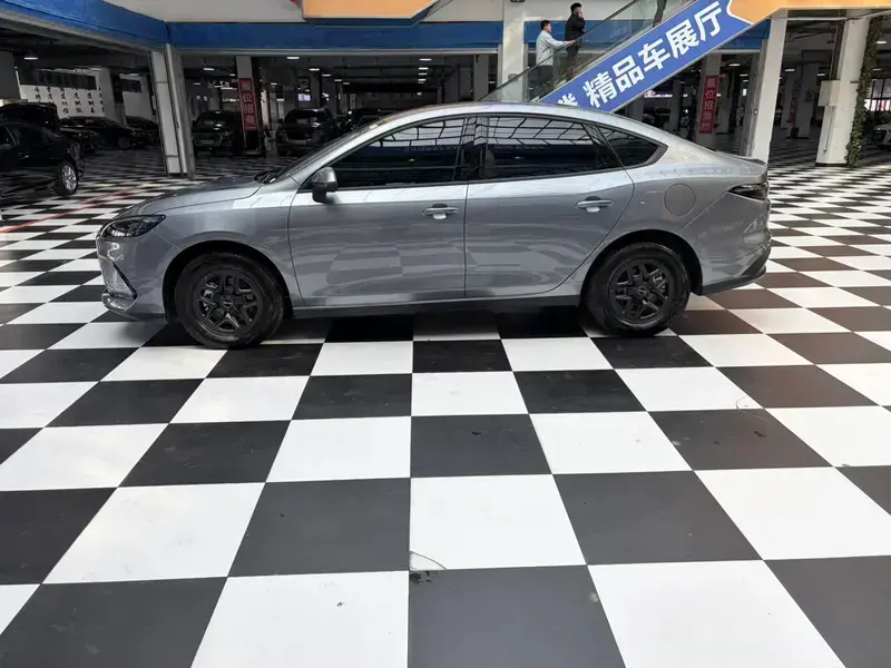 2026 BYD Seal 05 с пробегом 2 000 км