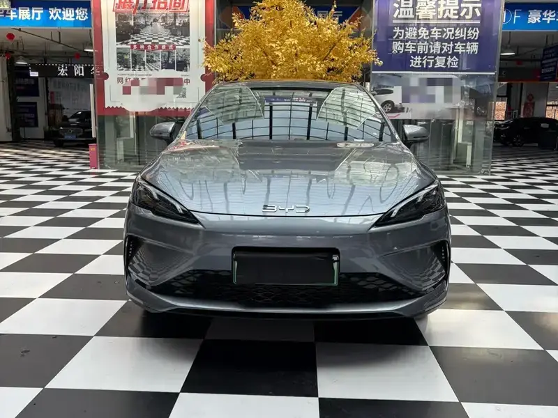 2026 BYD Seal 05 с пробегом 2 000 км
