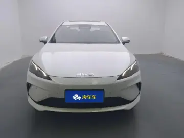 2025 BYD Seal 05 с пробегом 9 000 км