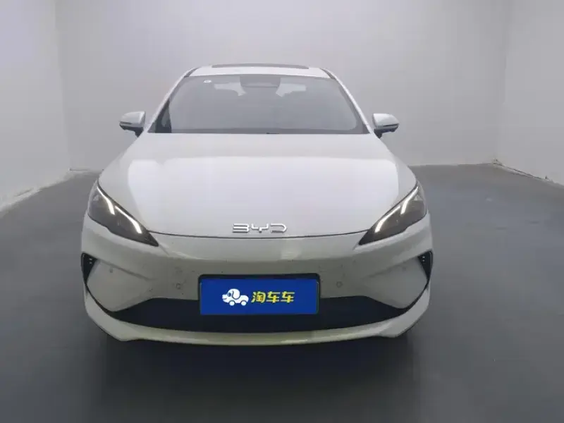 2025 BYD Seal 05 с пробегом 9 000 км