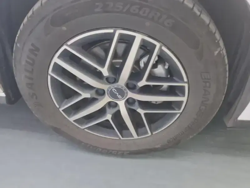 2025 BYD Seal 05 с пробегом 9 000 км