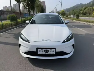 2025 BYD Seal 05 с пробегом 10 000 км