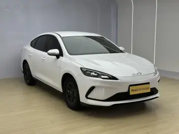 2025 BYD Seal 05 с пробегом 8 000 км