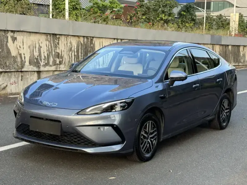 2025 BYD Seal 05 с пробегом 7 000 км