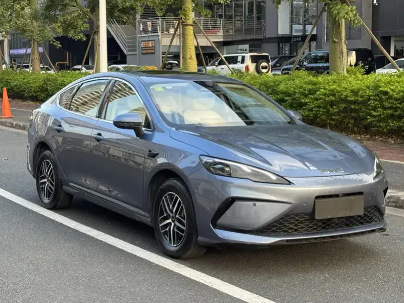 2025 BYD Seal 05 с пробегом 7 000 км