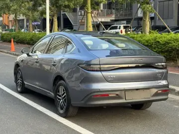 2025 BYD Seal 05 с пробегом 7 000 км