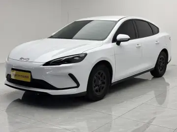 2025 BYD Seal 05 с пробегом 6 600 км