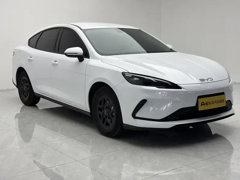 2025 BYD Seal 05 с пробегом 6 600 км
