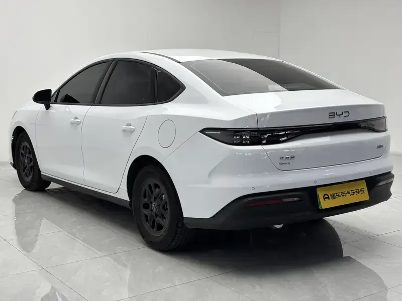 2025 BYD Seal 05 с пробегом 6 600 км