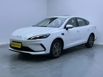 2025 BYD Seal 05 с пробегом 12 100 км
