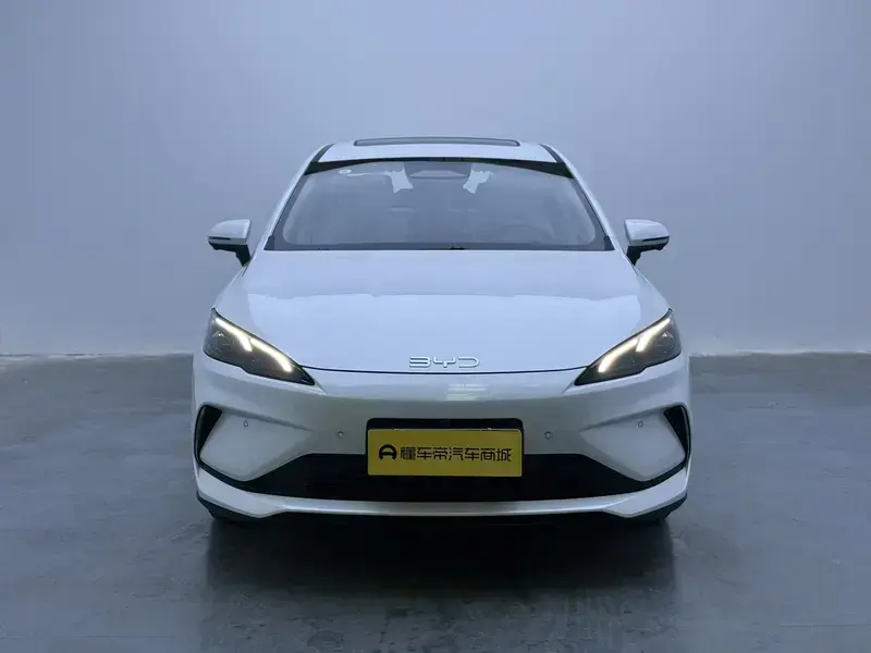 2025 BYD Seal 05 с пробегом 12 100 км