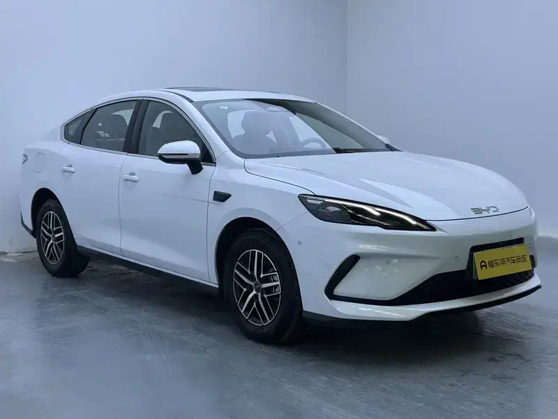 2025 BYD Seal 05 с пробегом 12 100 км