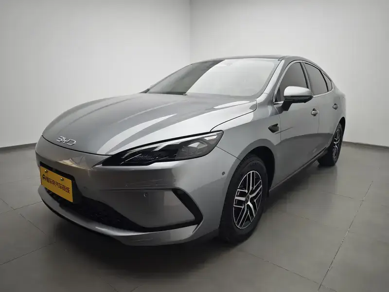 2025 BYD Seal 05 с пробегом 8 200 км