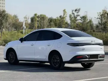 2025 BYD Seal 05 с пробегом 13 000 км