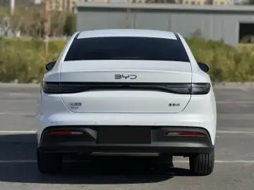 2025 BYD Seal 05 с пробегом 13 000 км
