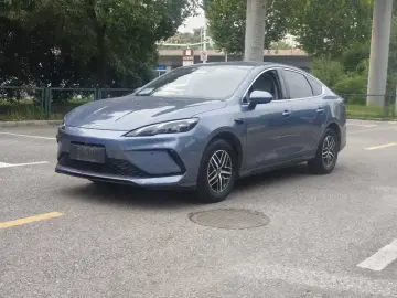 2025 BYD Seal 05 с пробегом 2 700 км