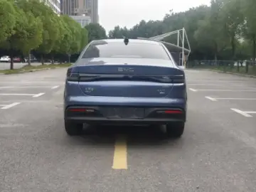 2025 BYD Seal 05 с пробегом 2 700 км