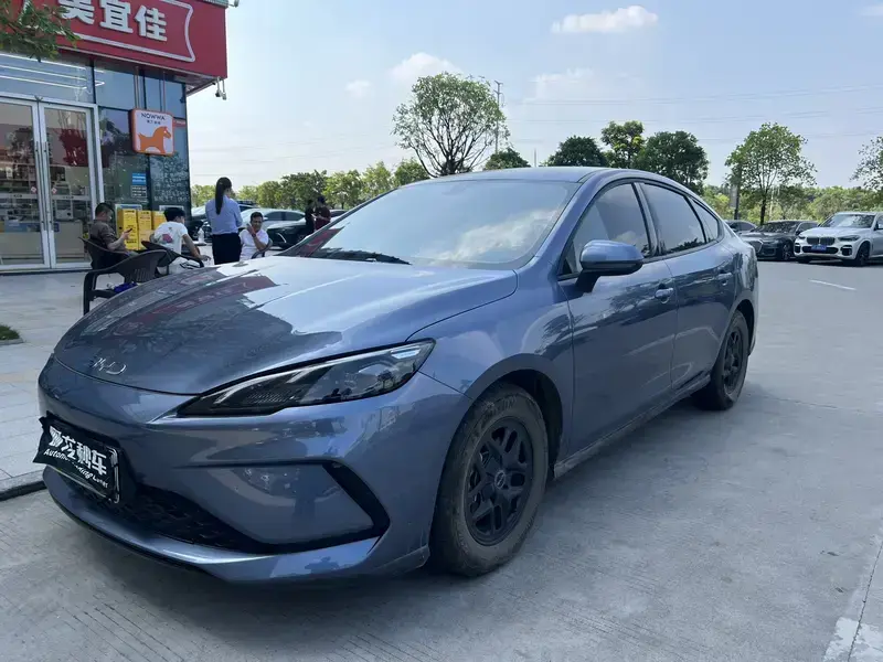2025 BYD Seal 05 с пробегом 22 000 км