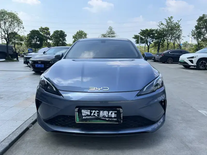 2025 BYD Seal 05 с пробегом 22 000 км