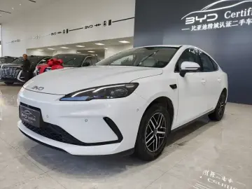 2025 BYD Seal 05 с пробегом 8 500 км